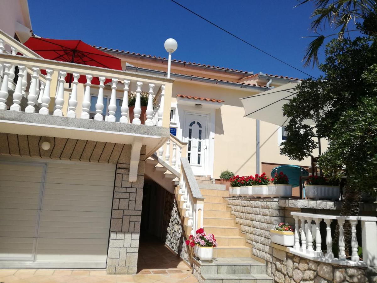 Apartament Apartman Larisa Kampor Zewnętrze zdjęcie
