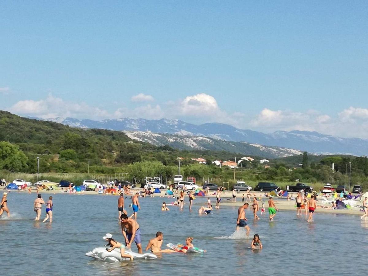 Apartament Apartman Larisa Kampor Zewnętrze zdjęcie