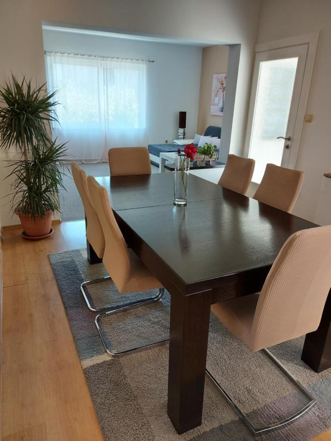 Apartament Apartman Larisa Kampor Zewnętrze zdjęcie
