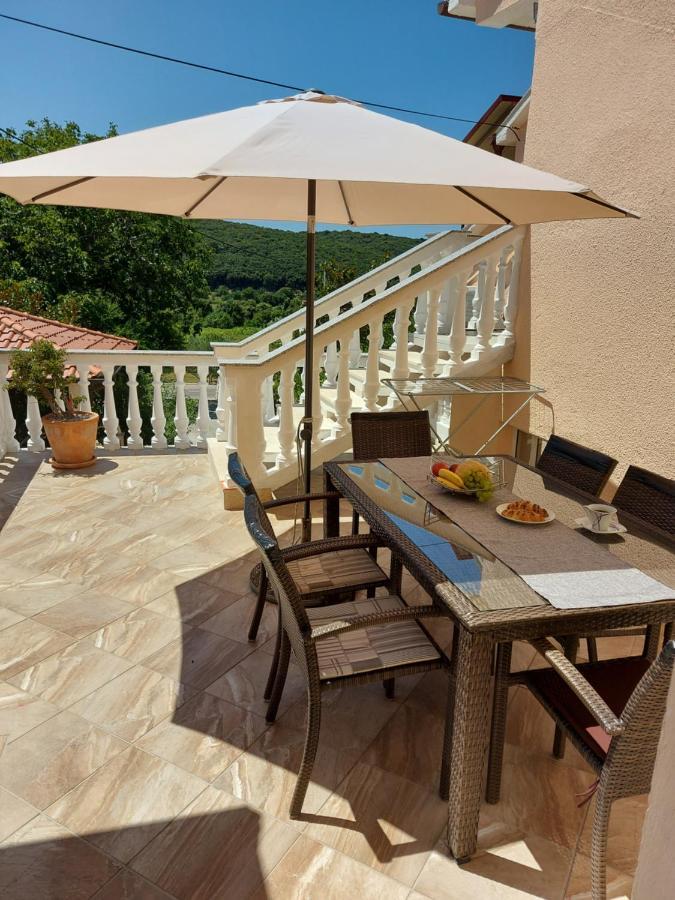 Apartament Apartman Larisa Kampor Zewnętrze zdjęcie