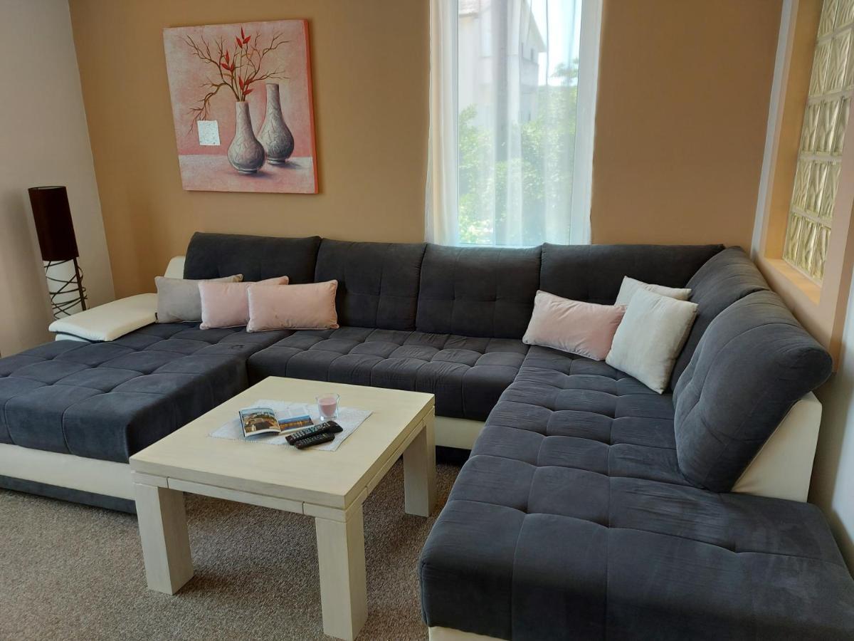Apartament Apartman Larisa Kampor Zewnętrze zdjęcie