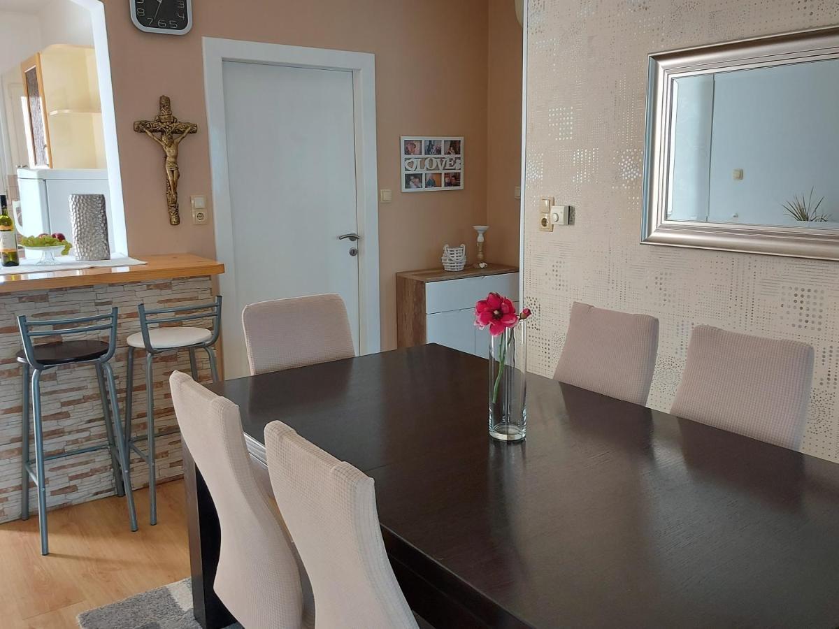 Apartament Apartman Larisa Kampor Zewnętrze zdjęcie