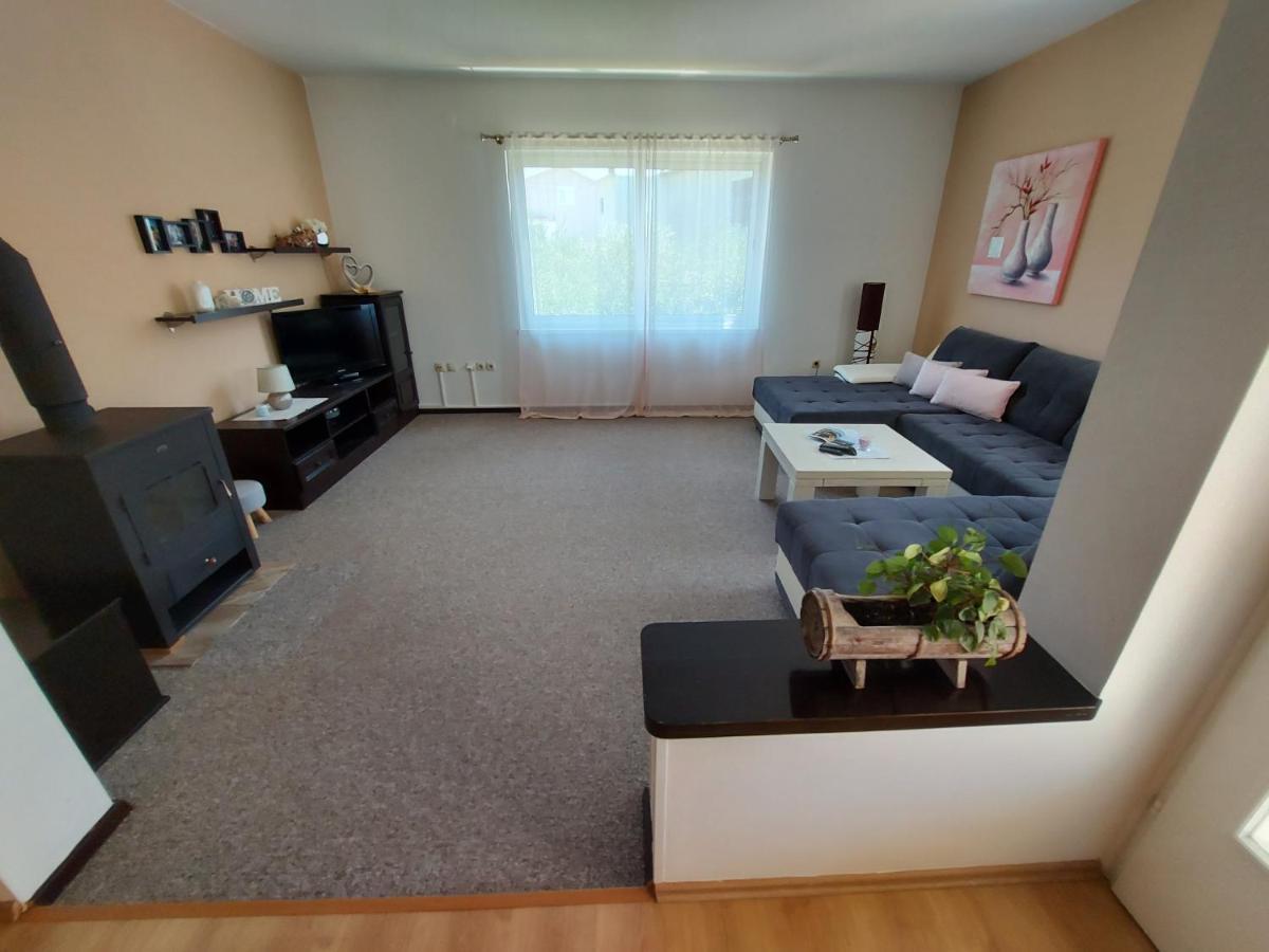 Apartament Apartman Larisa Kampor Zewnętrze zdjęcie
