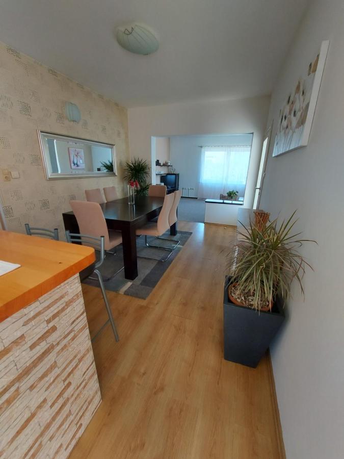Apartament Apartman Larisa Kampor Zewnętrze zdjęcie