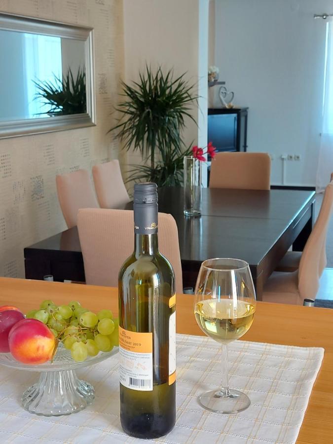 Apartament Apartman Larisa Kampor Zewnętrze zdjęcie