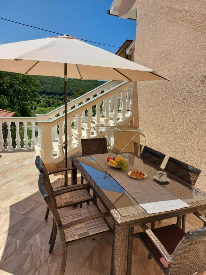 Apartament Apartman Larisa Kampor Zewnętrze zdjęcie
