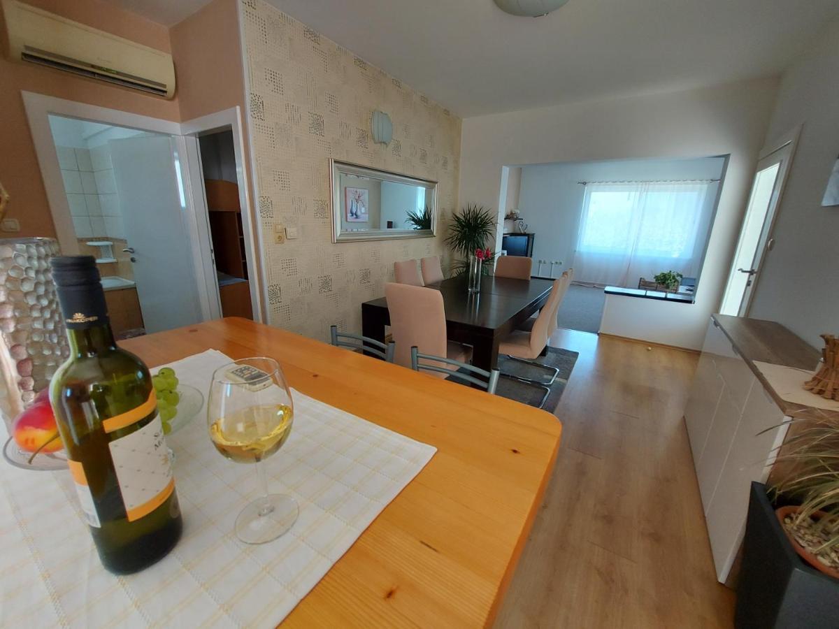 Apartament Apartman Larisa Kampor Zewnętrze zdjęcie