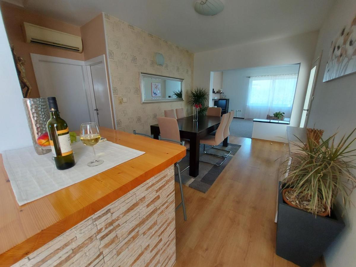 Apartament Apartman Larisa Kampor Zewnętrze zdjęcie