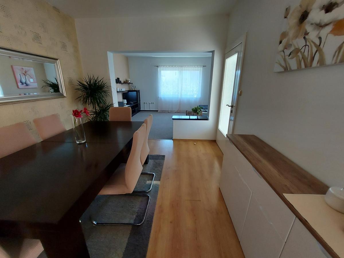 Apartament Apartman Larisa Kampor Zewnętrze zdjęcie