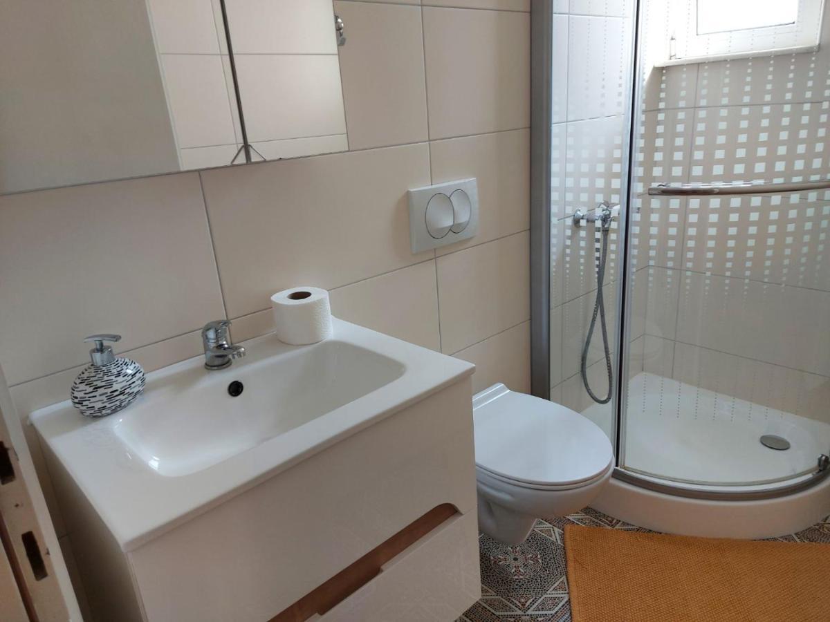 Apartament Apartman Larisa Kampor Zewnętrze zdjęcie