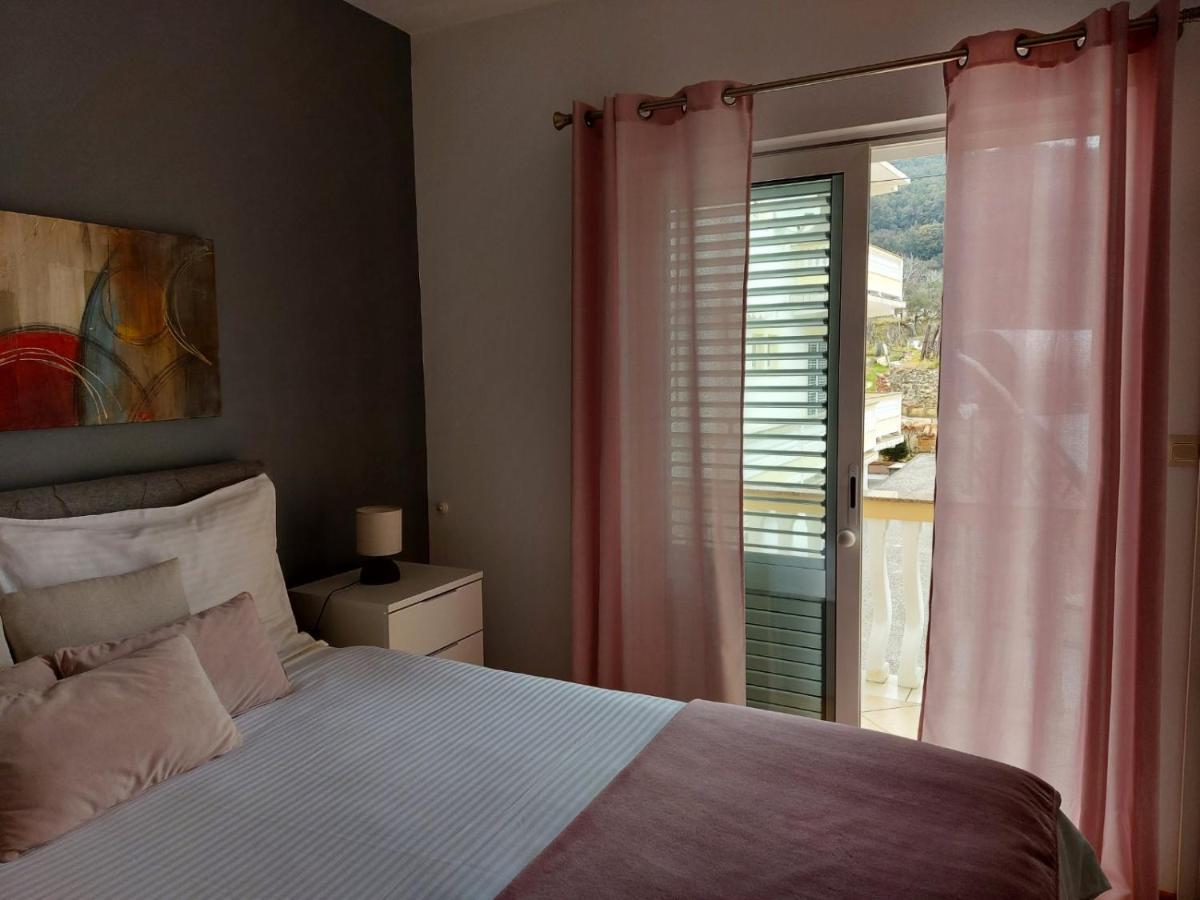 Apartament Apartman Larisa Kampor Zewnętrze zdjęcie